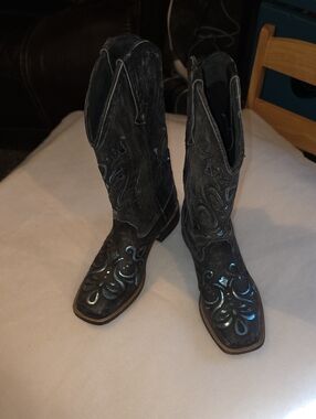 Roper Black Distressed Western Boots with Teal Inlay